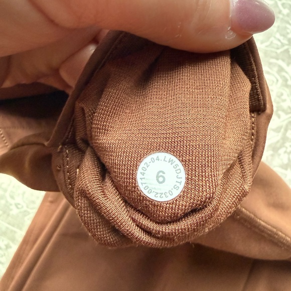 Lululemon leggings - Picture 6 of 7